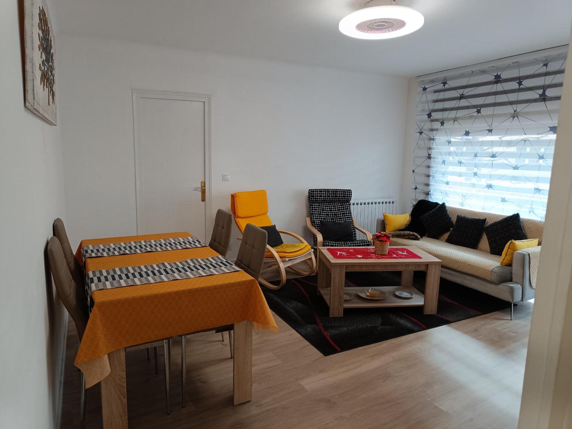 Apartamento Estel La Seu d'Urgell Zewnętrze zdjęcie
